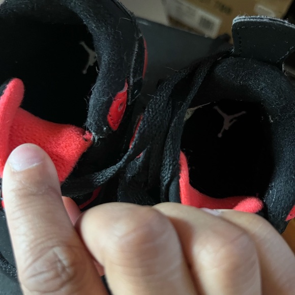 Toddler Retro Jordan’s size 6C only wore twice ! GREAT CONDITION - Picture 3 of 3